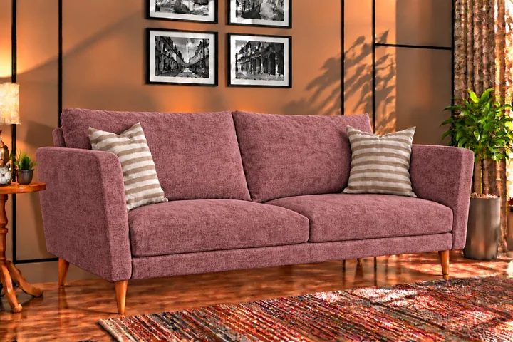 Kima SR 06 on a sofa