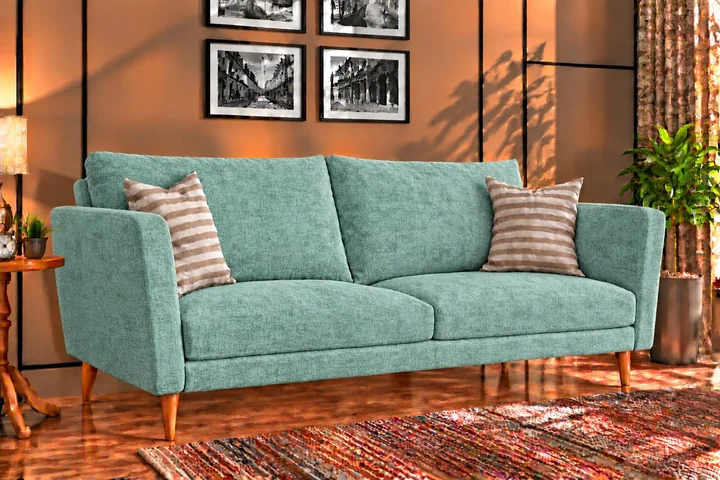 Kima SR 07 on a sofa