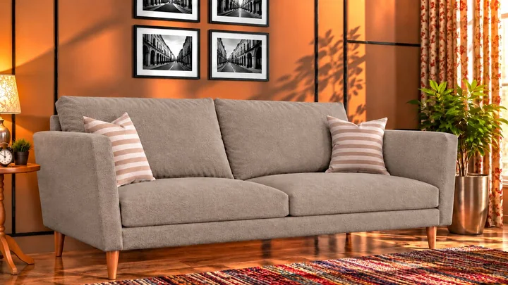 Maurice SR 04 on a sofa