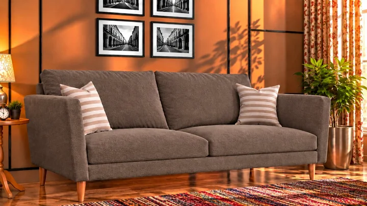 Maurice SR 06 on a sofa