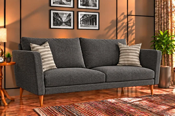 Stellar SR 18 on a sofa