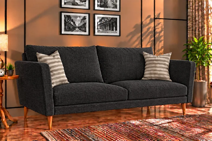 Stellar SR 21 on a sofa