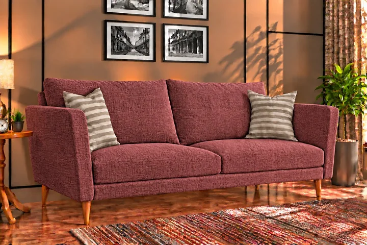 Stellar SR 22 on a sofa